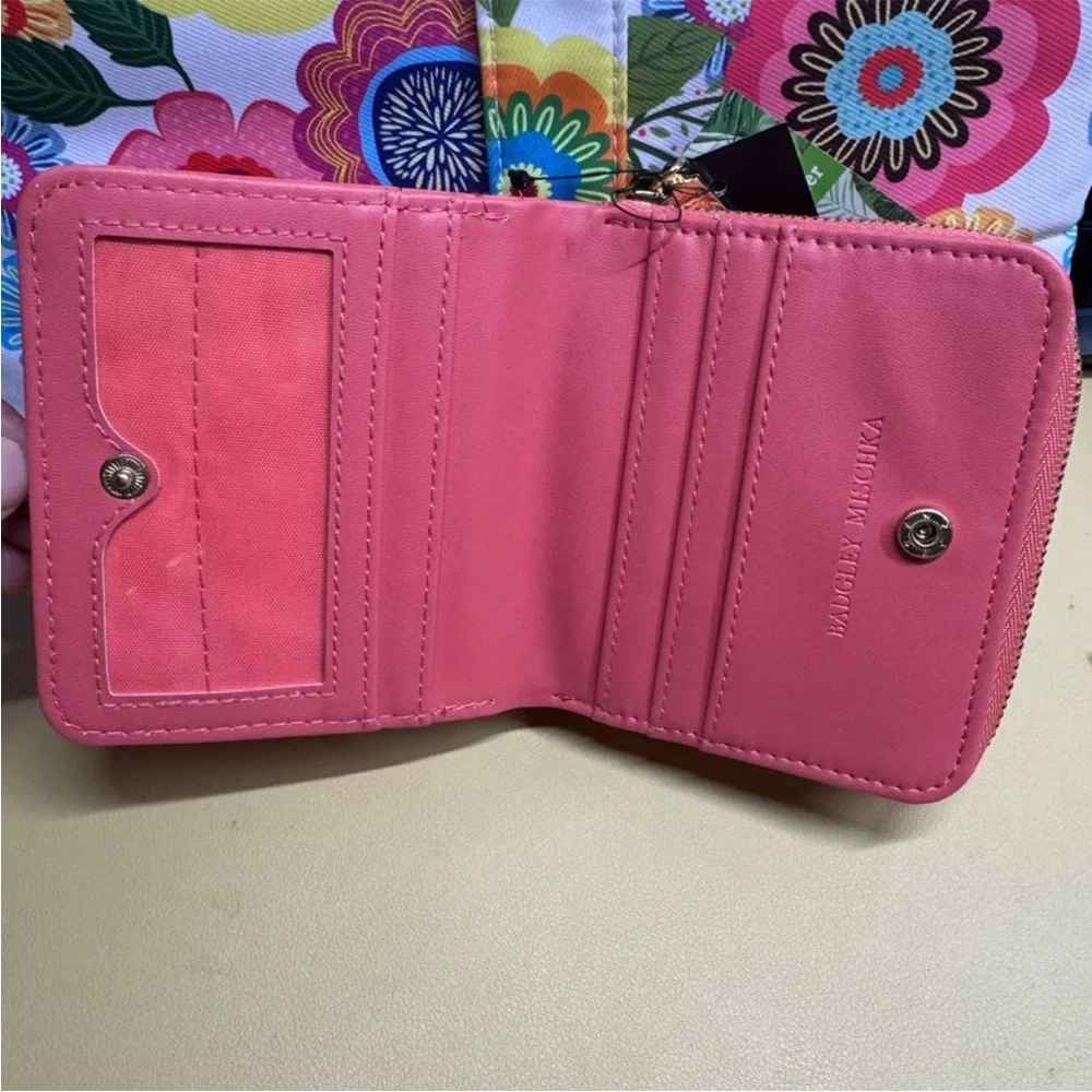 Badgley Mischka Coral Quilted
Women's Wallet NWT - Picture 4 of 10